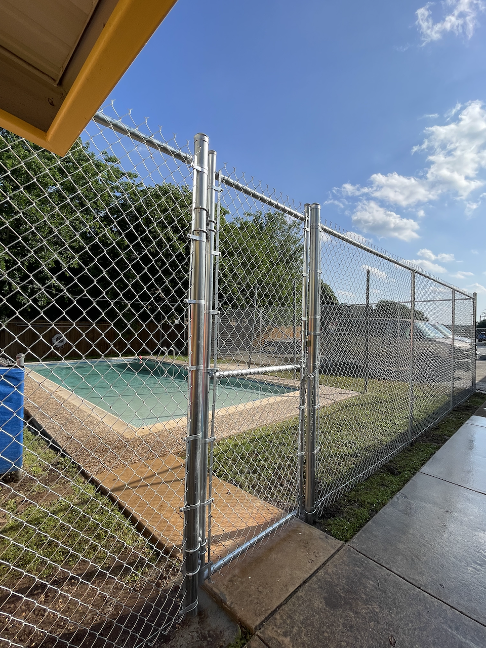 Chain Link Commercial fence installation - GS fence Company - San Antonio